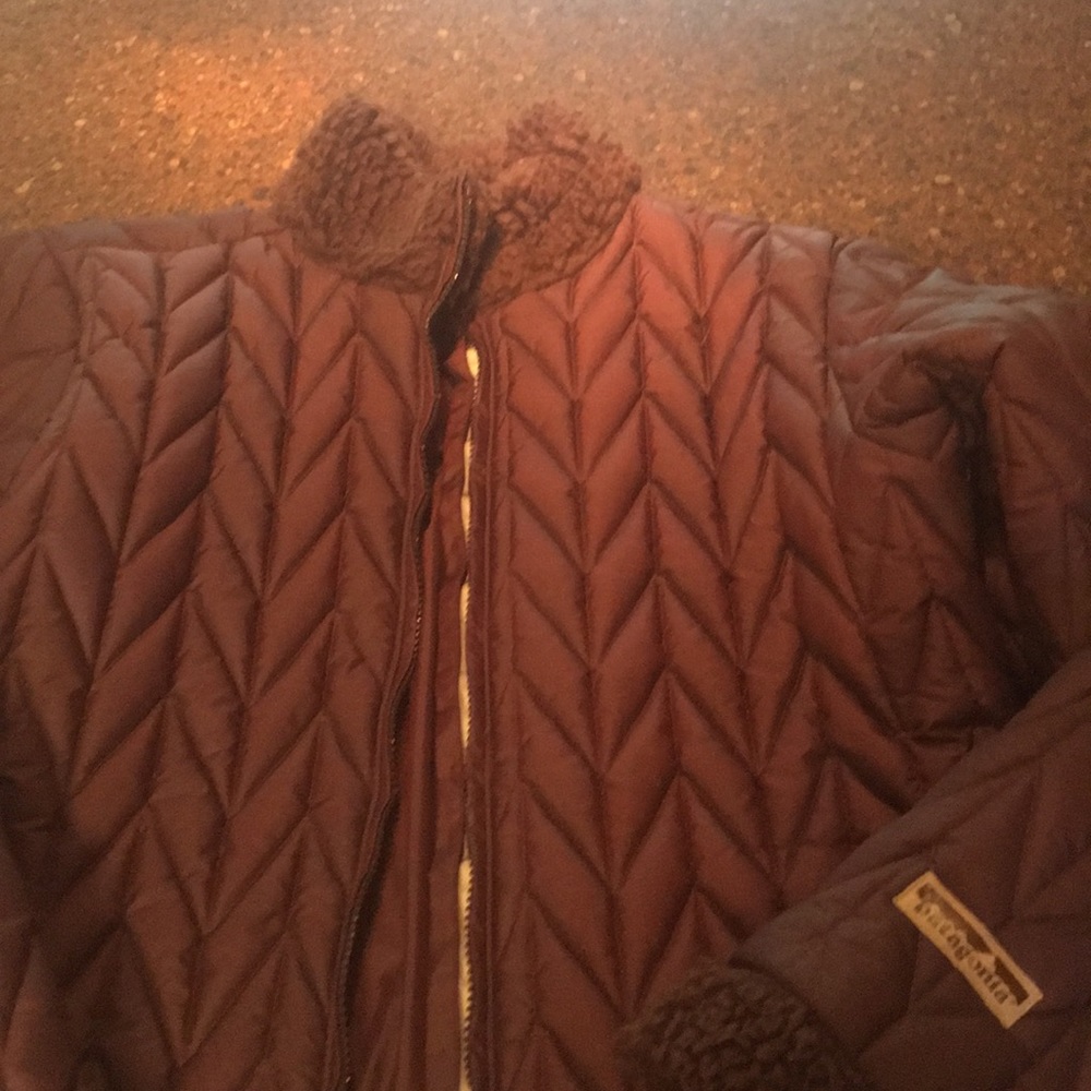 Quilted Burgundy Patagonia Jacket with fleece trim